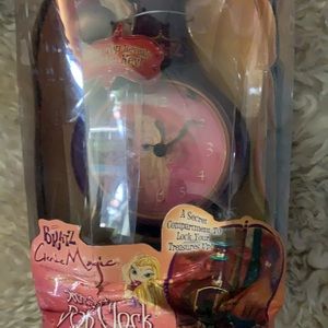 Bratz 🍾Genie Magic Secret Spot Desk Clock